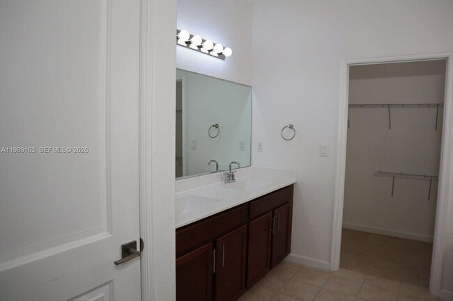 Building Photo - 27440 SW 135th Ave Rd