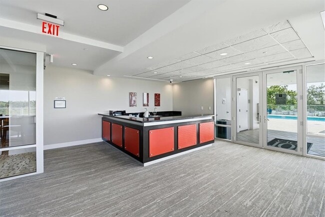 Building Photo - 101 S Eola Dr