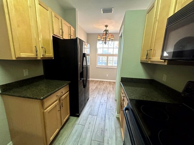 Building Photo - 7871 Lake Sawgrass Loop
