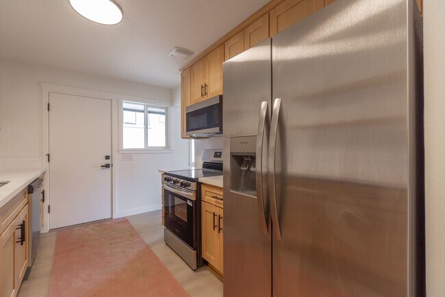 Building Photo - Crowne Pointe Apartment Homes
