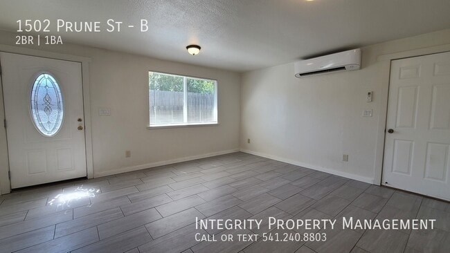 Building Photo - 1502 Prune St