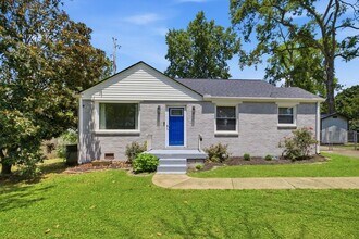 Building Photo - 240 Ridgeway Dr