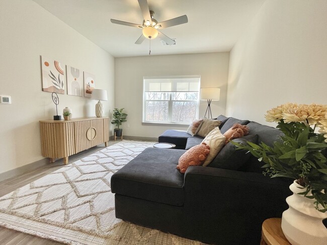 Building Photo - Tuscany | 1 Bed 1 Bath | 786 sf