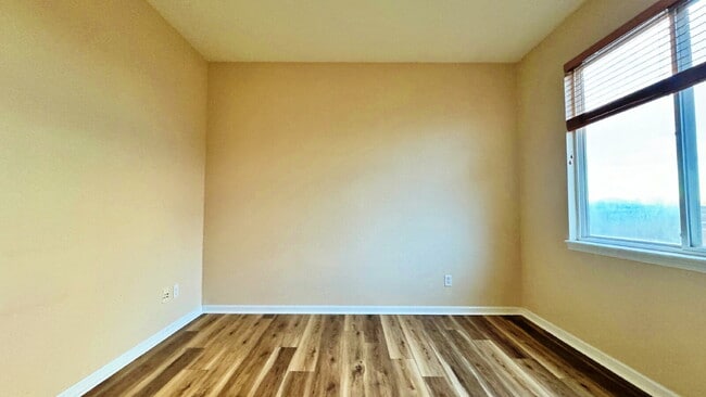 Building Photo - Welcome to this Beautiful 3 Bed 2 Bath 2 Garage Home with Big Backyard in Brighton East Farms!