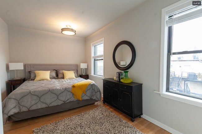 Building Photo - Uptown - 1 Bed / 1 Bath - Dog Friendly!