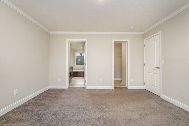 Building Photo - Available to Show