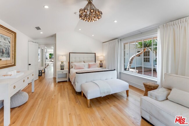 Building Photo - 797 Amalfi Dr