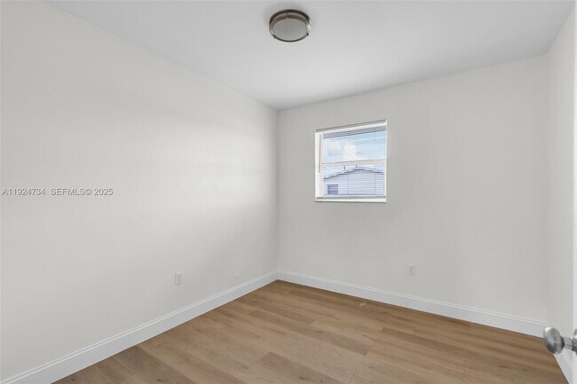 Building Photo - 18350 SW 105th Ave