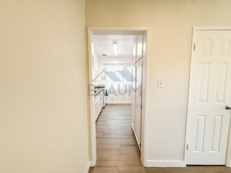 Building Photo - 5433 Sepulveda Blvd