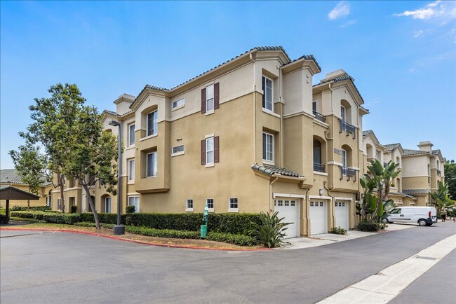 Building Photo - Welcome to Your Next Home in Scripps Ranch...