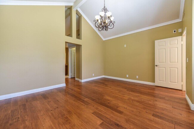 Building Photo - 9 Las Cruces