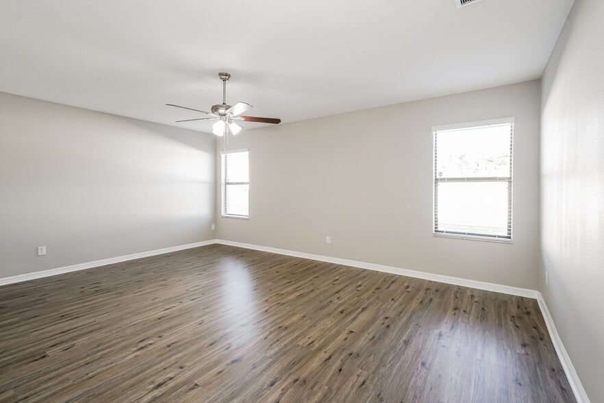 Building Photo - 3083 Kresterbrooke Ln