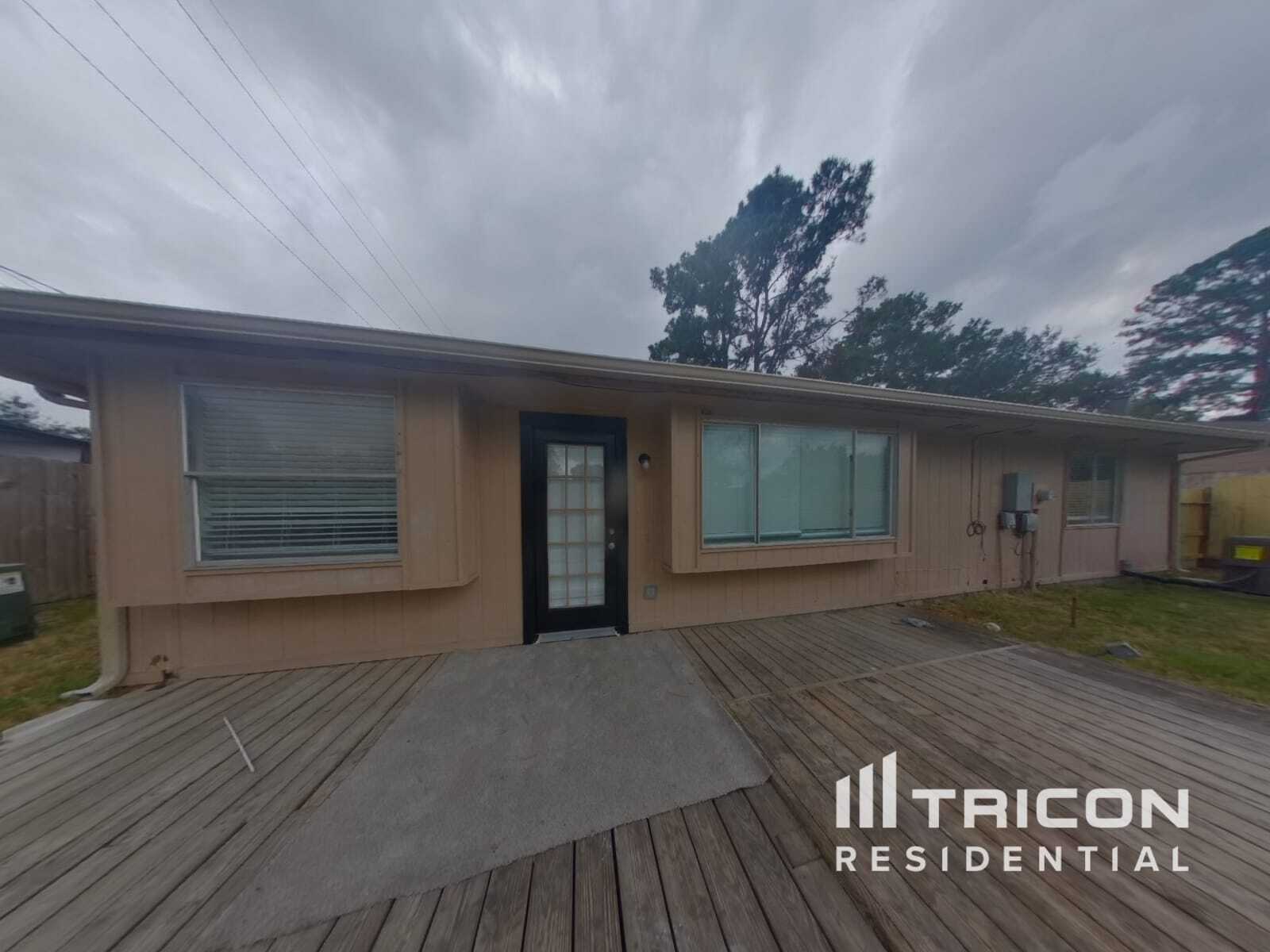 Building Photo - 2802 N Spring Dr