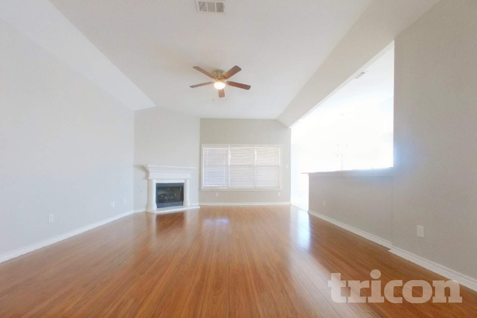 Building Photo - 5816 Greenmeadow Dr