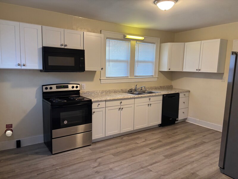 Building Photo - 2939 Bon Air Ave