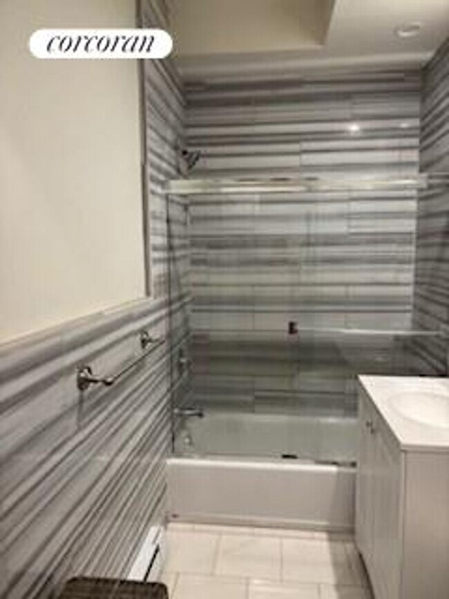 Building Photo - 821 9th Ave