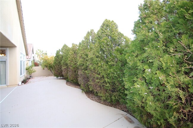 Building Photo - 1520 Vía Cassia