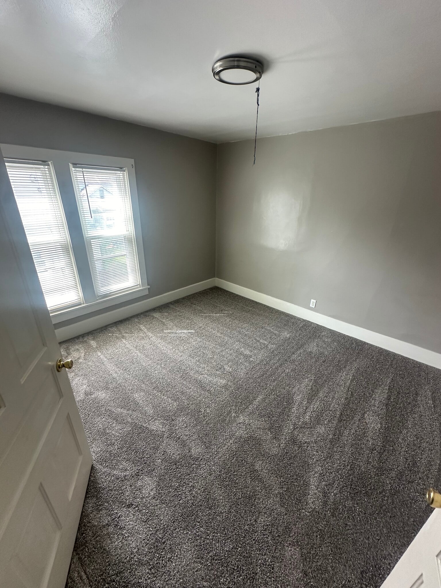 Building Photo - 71 1/2 Flory Ave