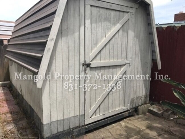 Building Photo - Studio Apartment Located In Upper Seaside