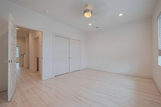 Building Photo - 11603 Royal Ivory Crossing