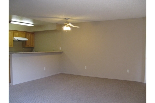 Building Photo - Broadway Apartments