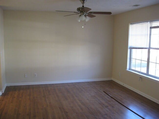 Building Photo - 133 Bordeaux Ln