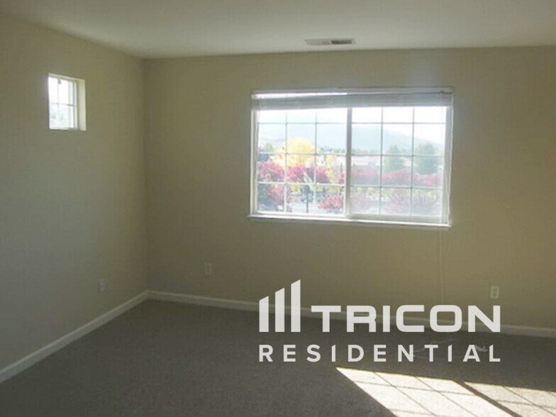 Building Photo - 2108 San Remo Dr