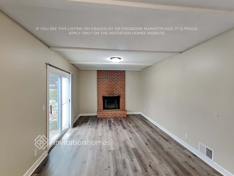 Building Photo - 8800 Hillside Trail S