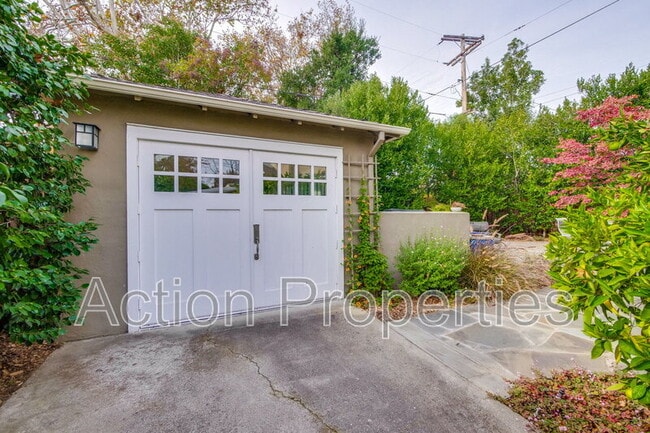 Building Photo - 714 Greer Rd