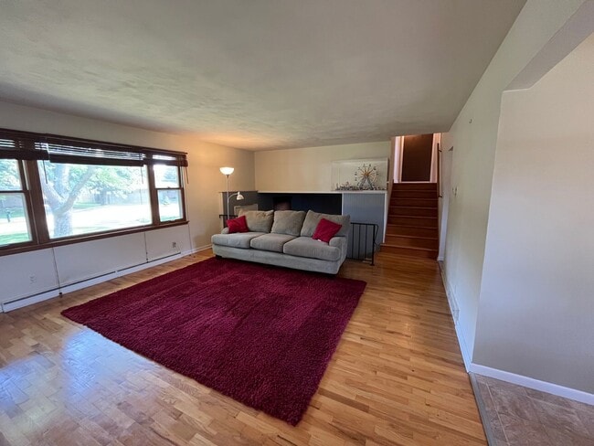 Building Photo - 3-bedroom, 1.5 bathroom unfurnished home in Saint Joseph