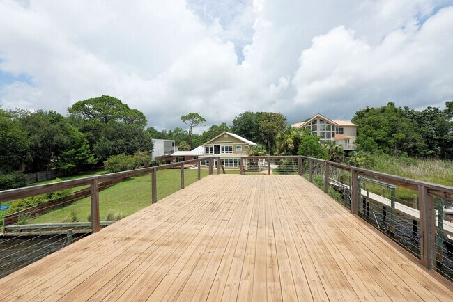 Building Photo - Waterfront in Shalimar with Dock and Lift