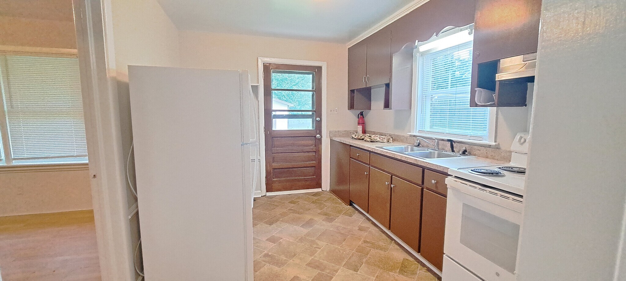 Building Photo - 909 Pittman St