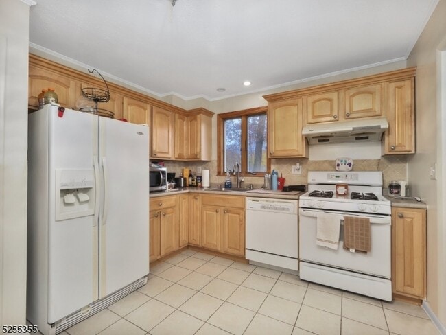 Building Photo - 69 Intervale Rd