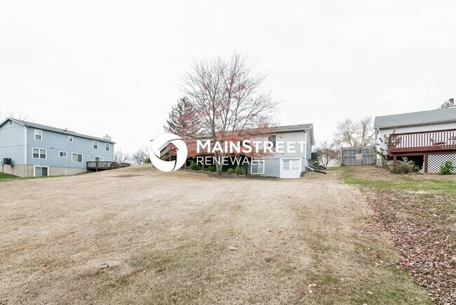 Building Photo - 3 Bedroom Pet-Friendly Home in Florissant, MO with Main Street Renewal