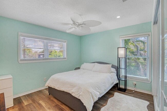 Building Photo - 301 41st Ave