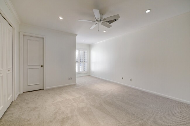 Building Photo - 2313 Nantucket Dr
