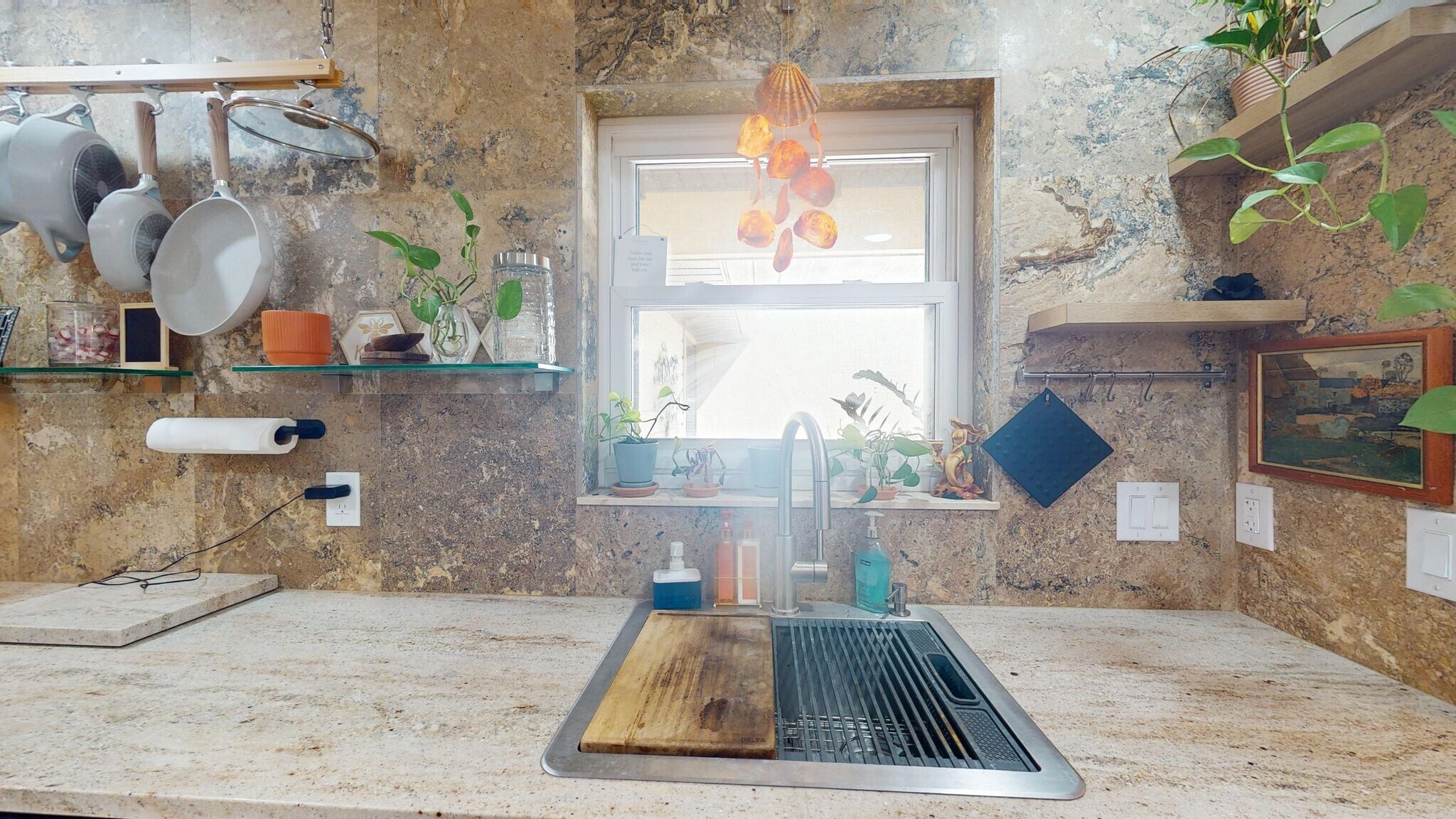 Building Photo - 385 E Hartford St