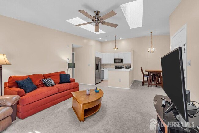 Building Photo - 66 Iroquois Dr