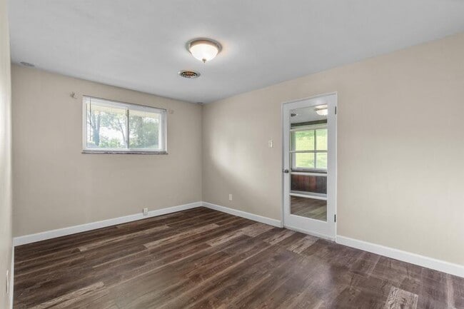 Building Photo - 9105 Brownridge Dr