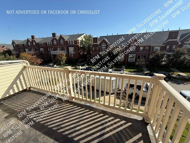 Building Photo - 3255 Camden Dr