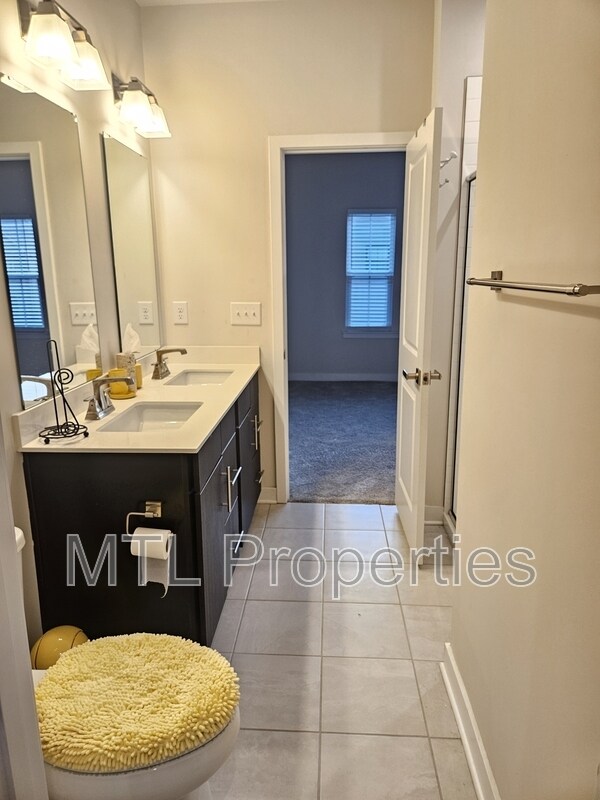 Building Photo - 3712 Ellington St