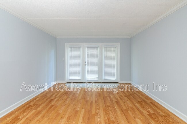 Building Photo - 407 Canberra Dr
