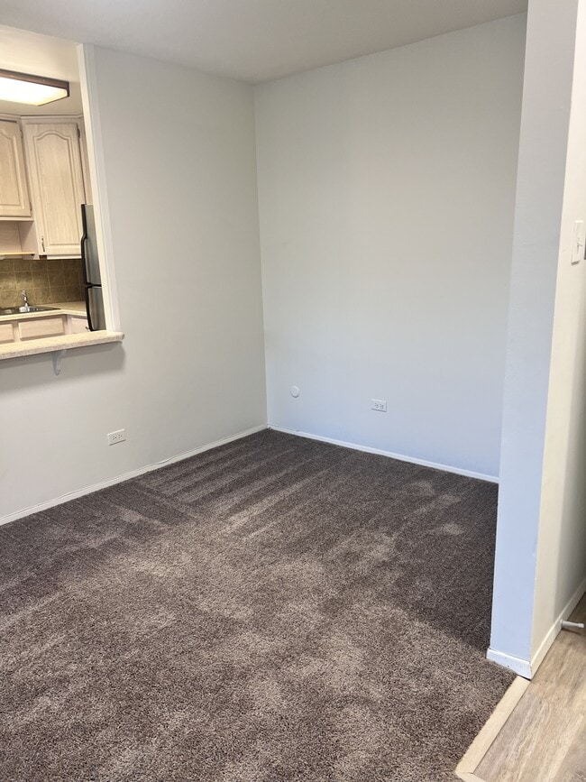 Building Photo - 9655 Center Ave