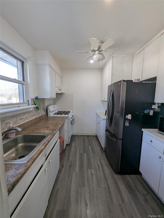 Building Photo - 82-32 Langdale St