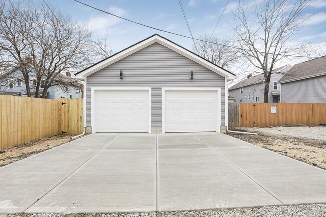 Building Photo - 961 Heyl Ave