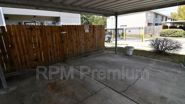 Building Photo - 1795 Boulevard De Province Blvd