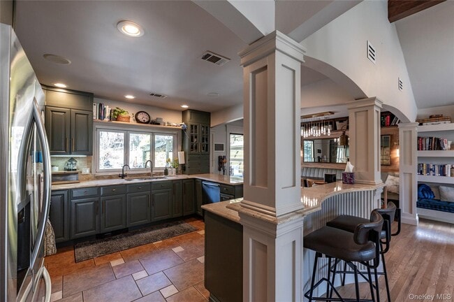 Building Photo - 602 Palmer Dr