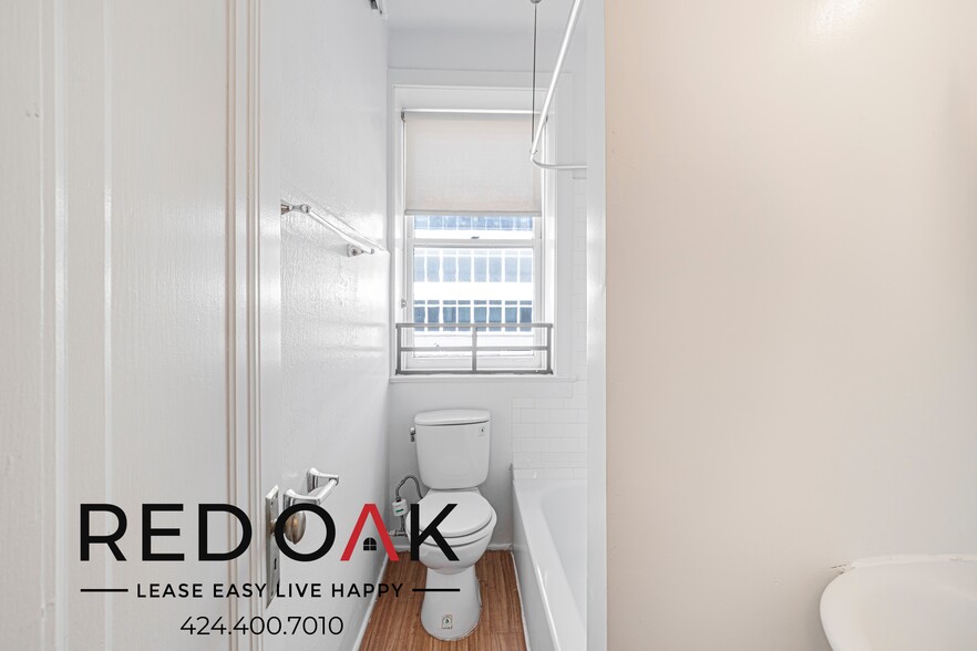 Building Photo - 102 N Glendale Ave