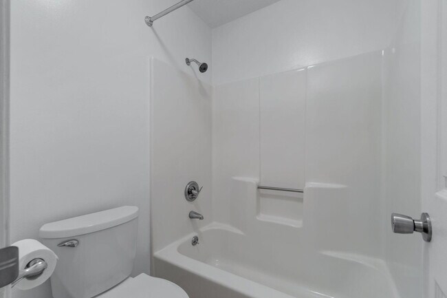 Building Photo - 502 Krest Dr