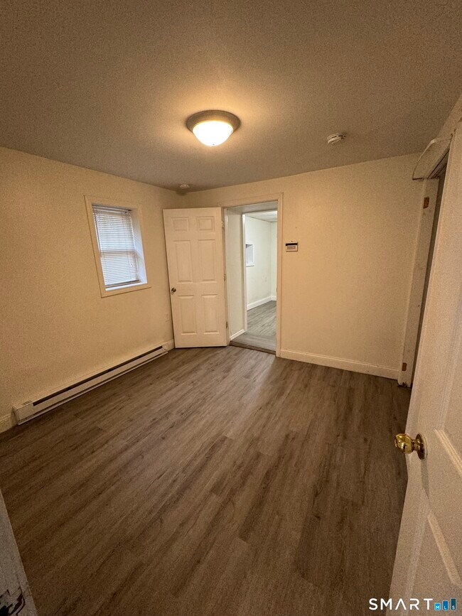 Building Photo - 41 Hubbard Pl